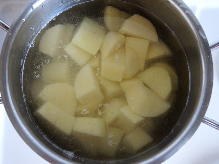 πατάτες στην κατσαρόλα